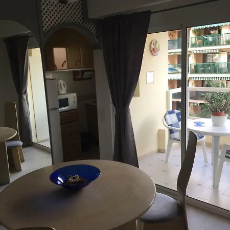 Pyr Apartment *